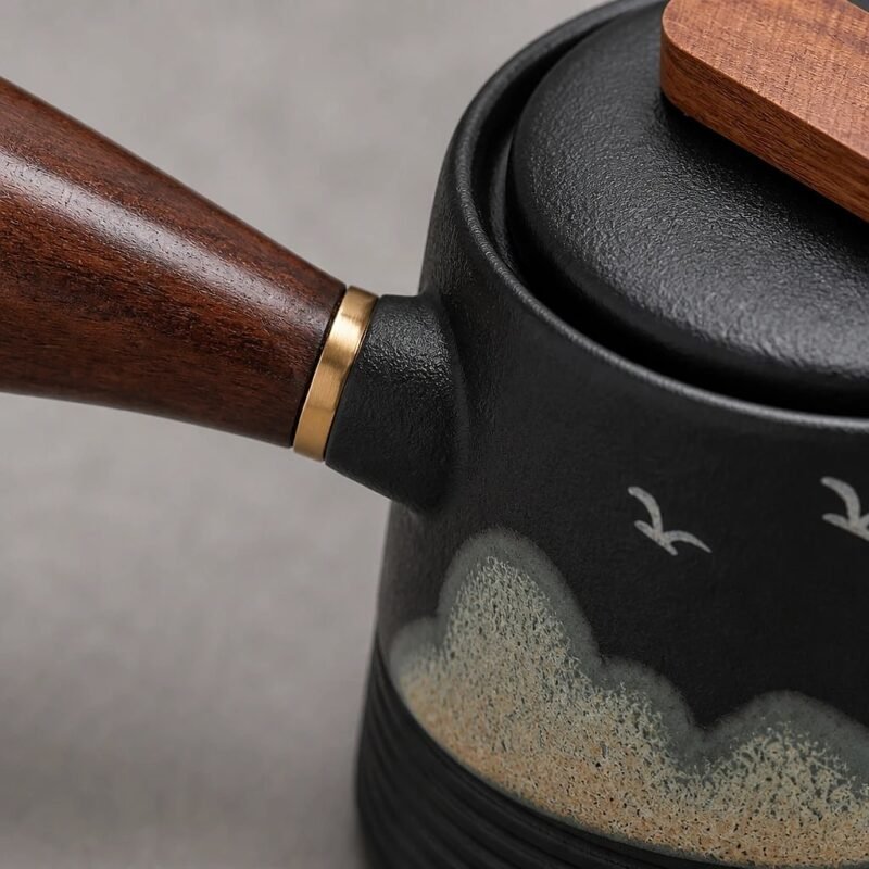 Hand Painted Side Handle Teapot, 290 ml, detail