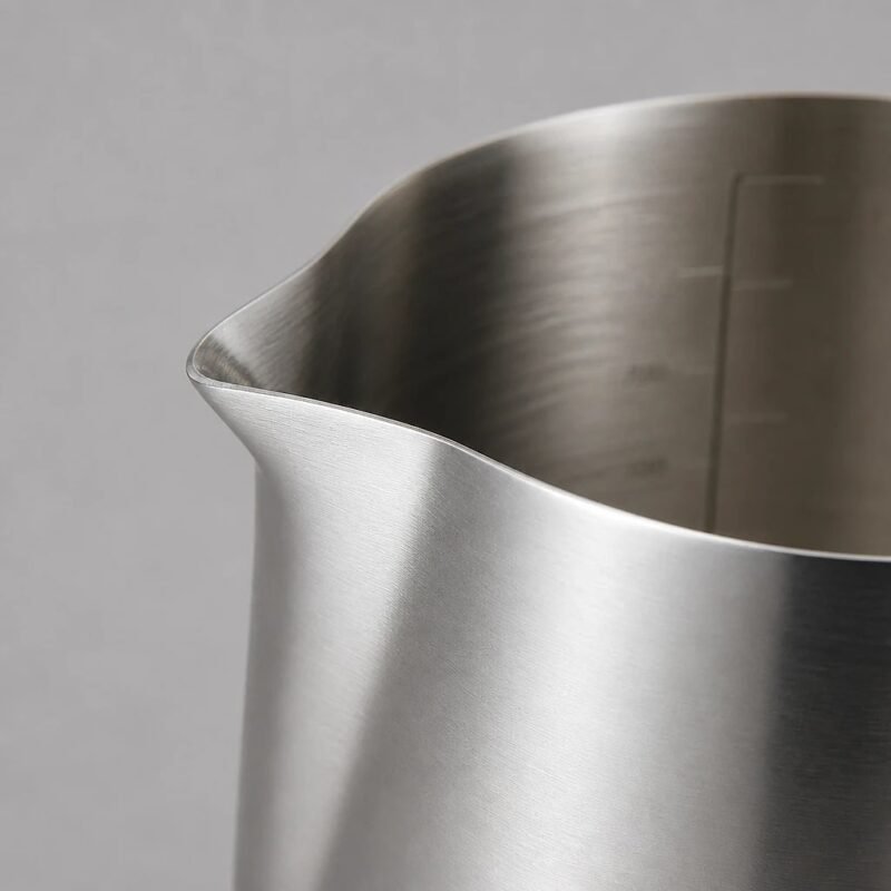 Milk Frothing Pitcher with Wood-Effect Handle, detail