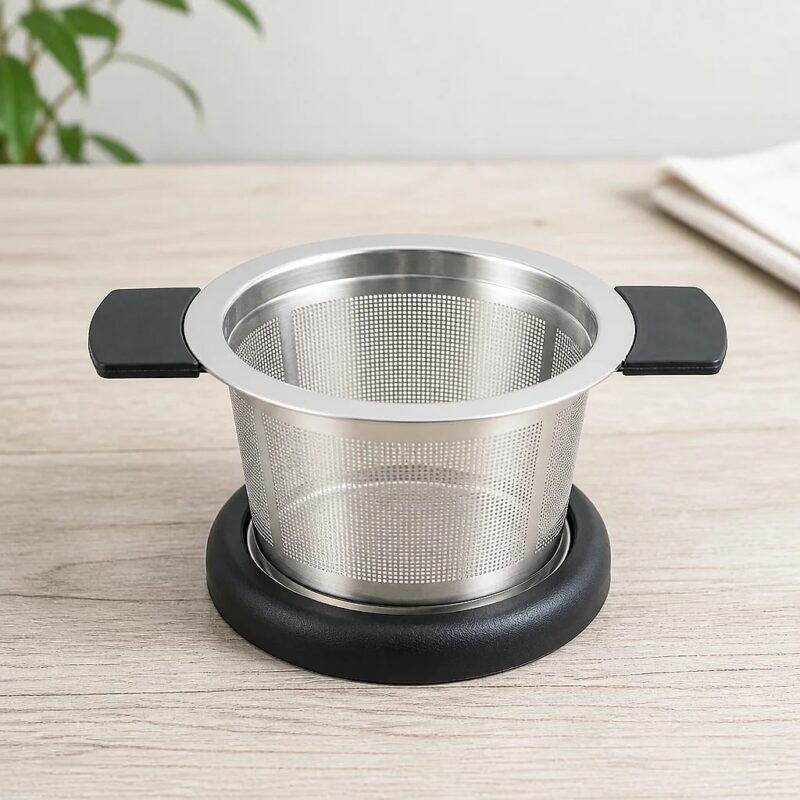 Tea Infuser Basket with Lid, at rest